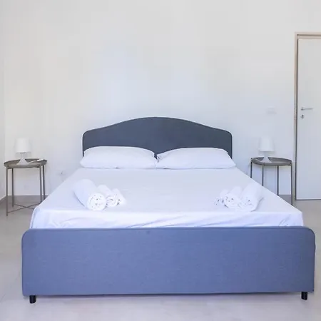 Seaport #rooms 아파트 트라니