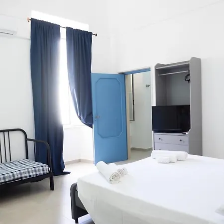 Seaport #rooms * 特拉尼